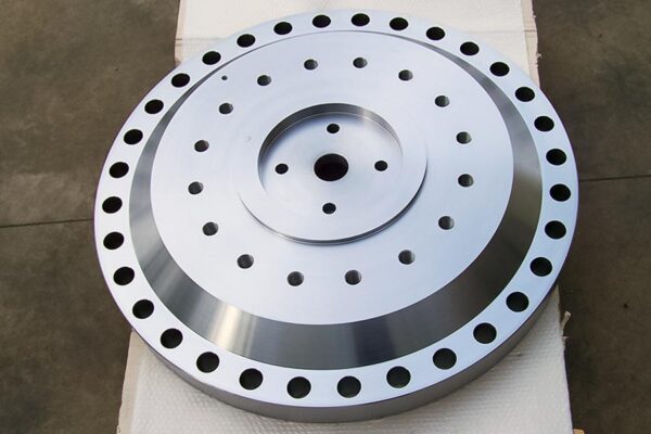 Turning of steel cnc flange