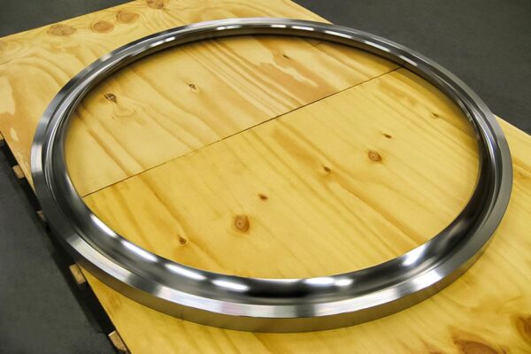 Ø 1200mm stainless steel ring turning for the oil sector